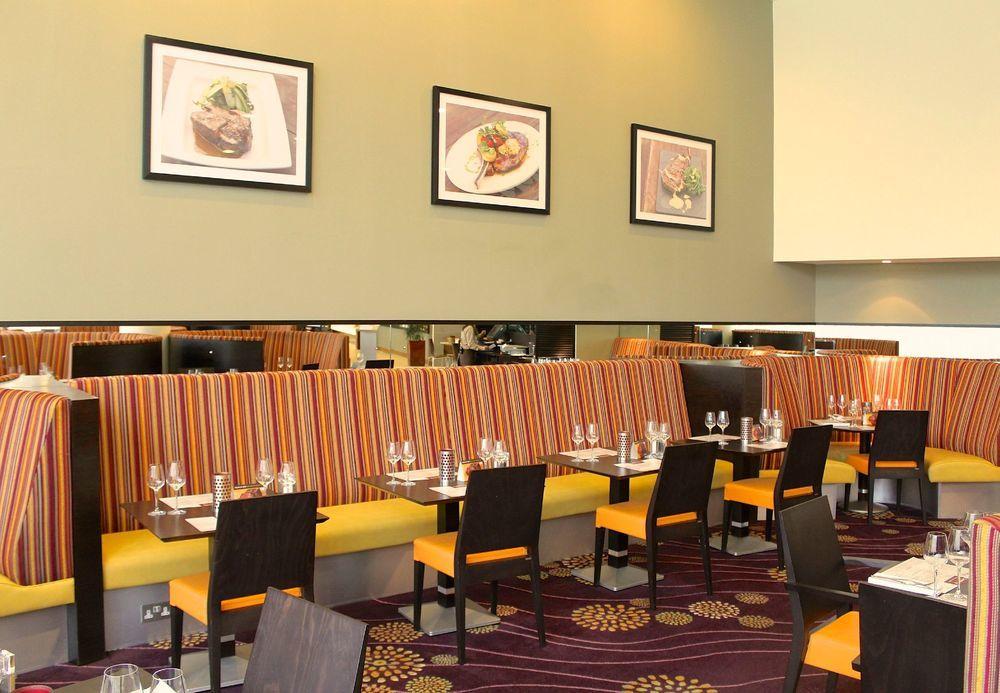 Courtyard By Marriott London Gatwick Airport Crawley (West Sussex) Exterior foto