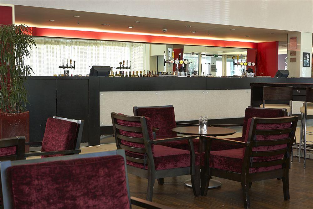 Courtyard By Marriott London Gatwick Airport Crawley (West Sussex) Exterior foto