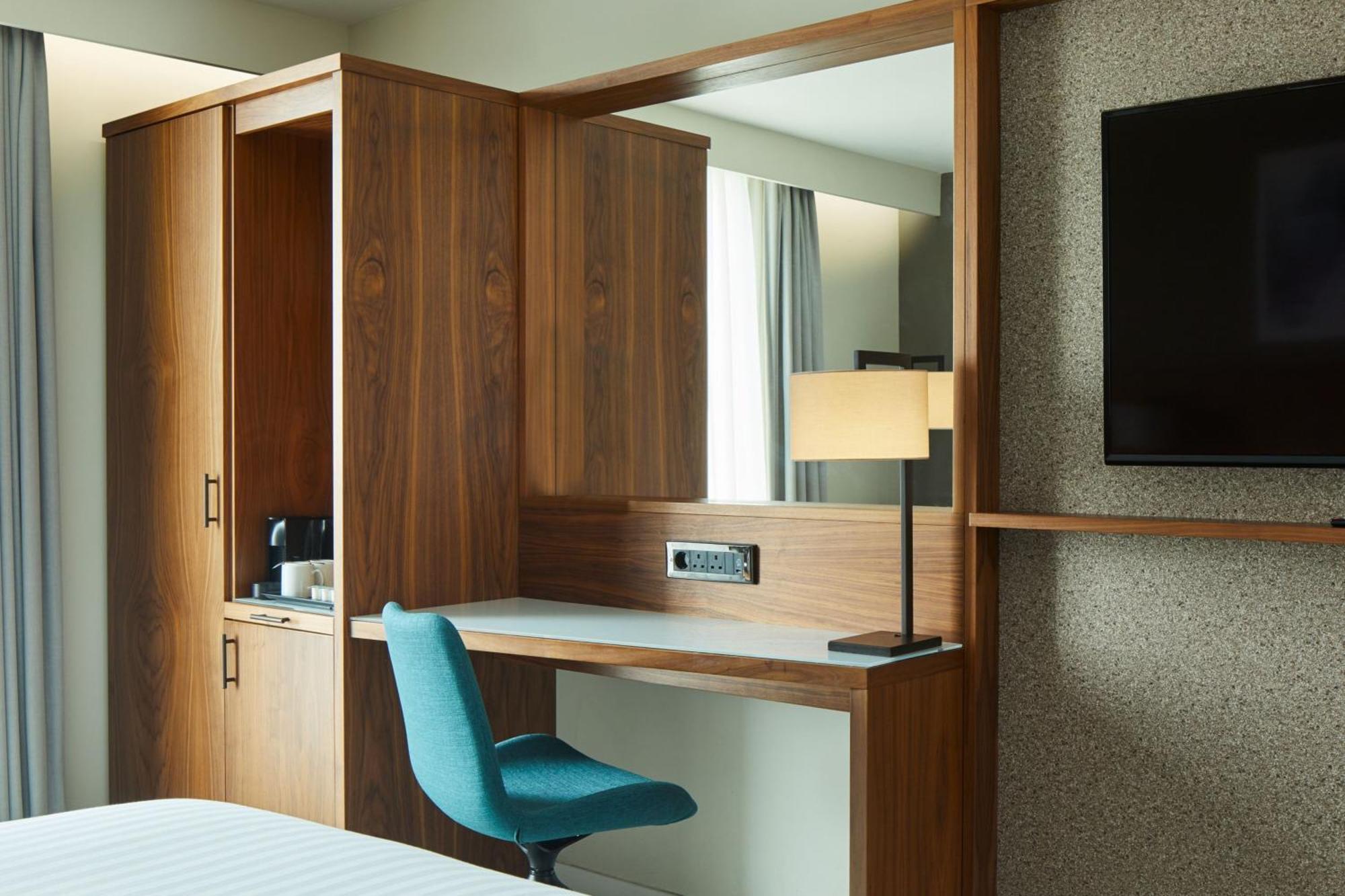 Courtyard By Marriott London Gatwick Airport Crawley (West Sussex) Exterior foto